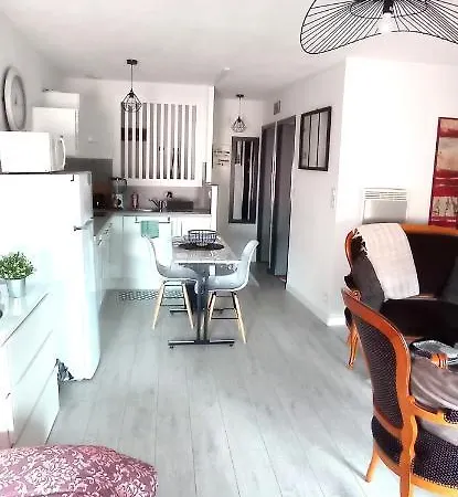 Joli 40 M 2 아파트